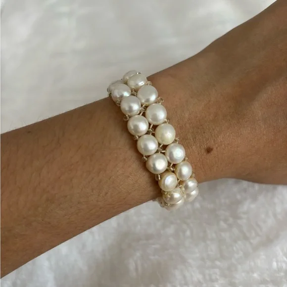 Elegant Ivory Pearl Stretch Bracelet - Women Jewelry - Picture 3 of 3